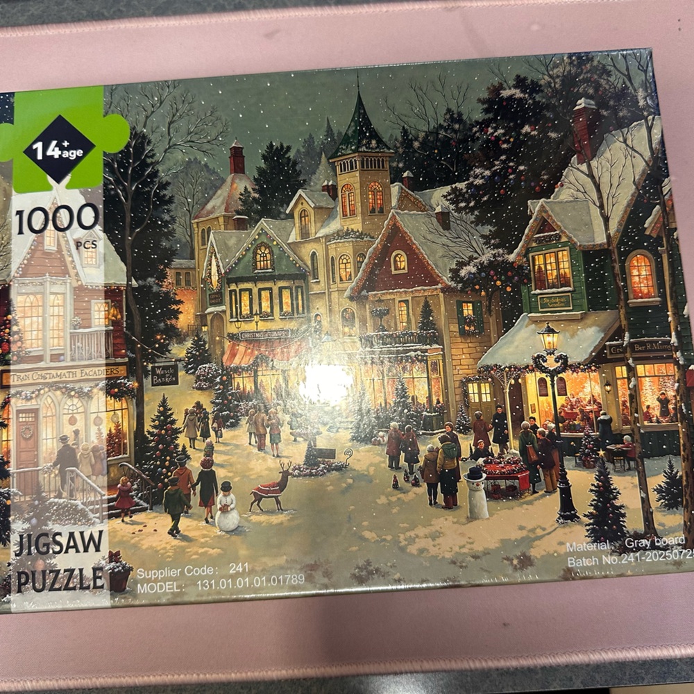 Sealed 1,000 Pieces Christmas/Holiday Puzzle with letters on back (1:1 Poster)